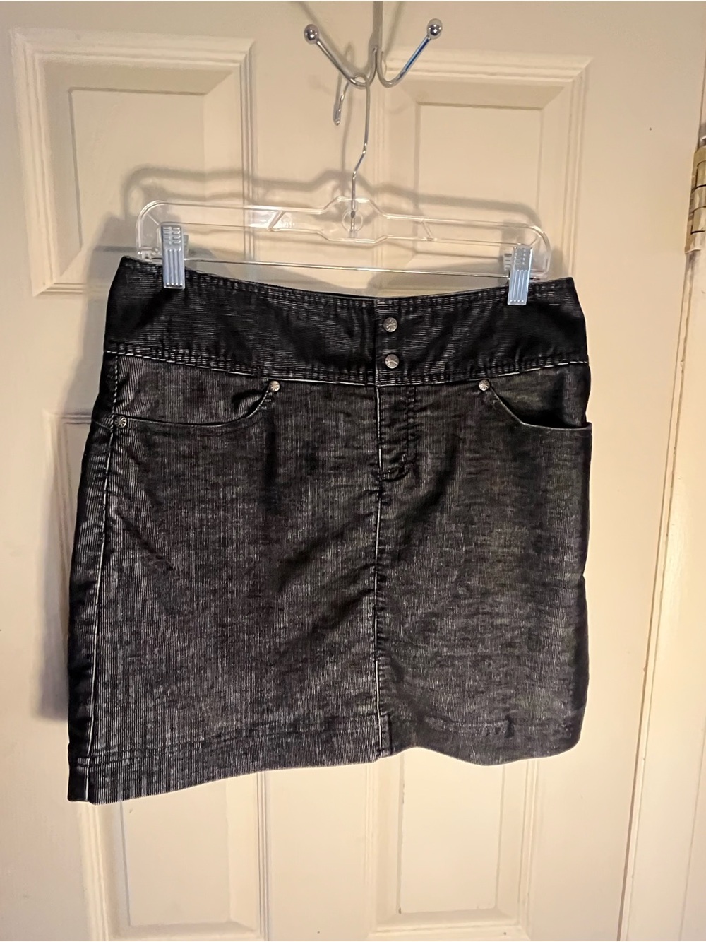 PRETTY ATHLETA CORDUROY VINTAGE RIDGE MINI-SKIRT SZ 6 Gray Black